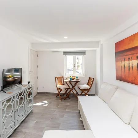 Largo, Town Centre *