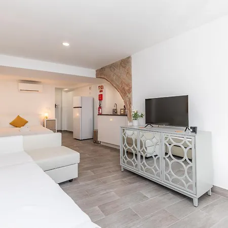 公寓 Largo, Town Centre Desbarato