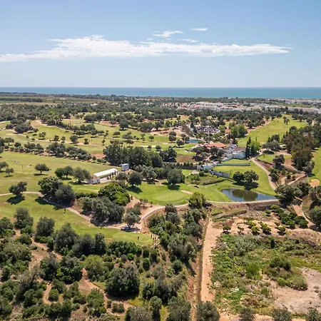 Daire Largo, Town Centre