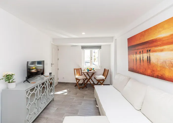 Largo, Town Centre *